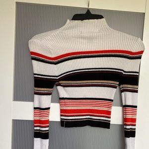 Stretchy striped long sleeve crop top